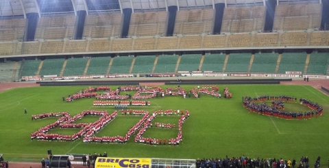 Duemila bambini allo stadio per la coreografia del calendario del Bari